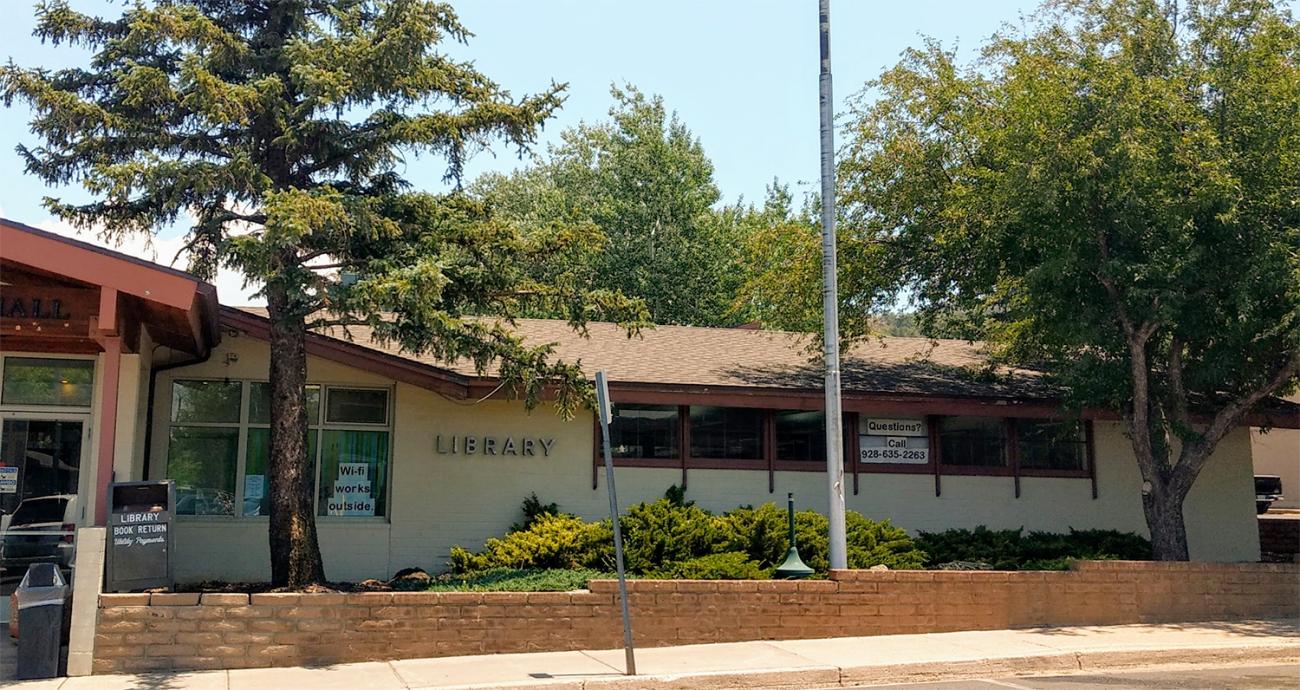 Williams public library building picture